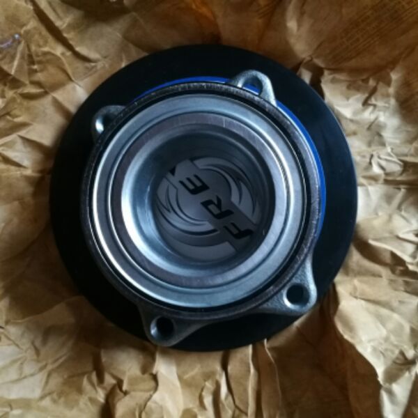 适用于适用于宝马5系e60 f18 520 525 535 528后轮轴承后轮轴头