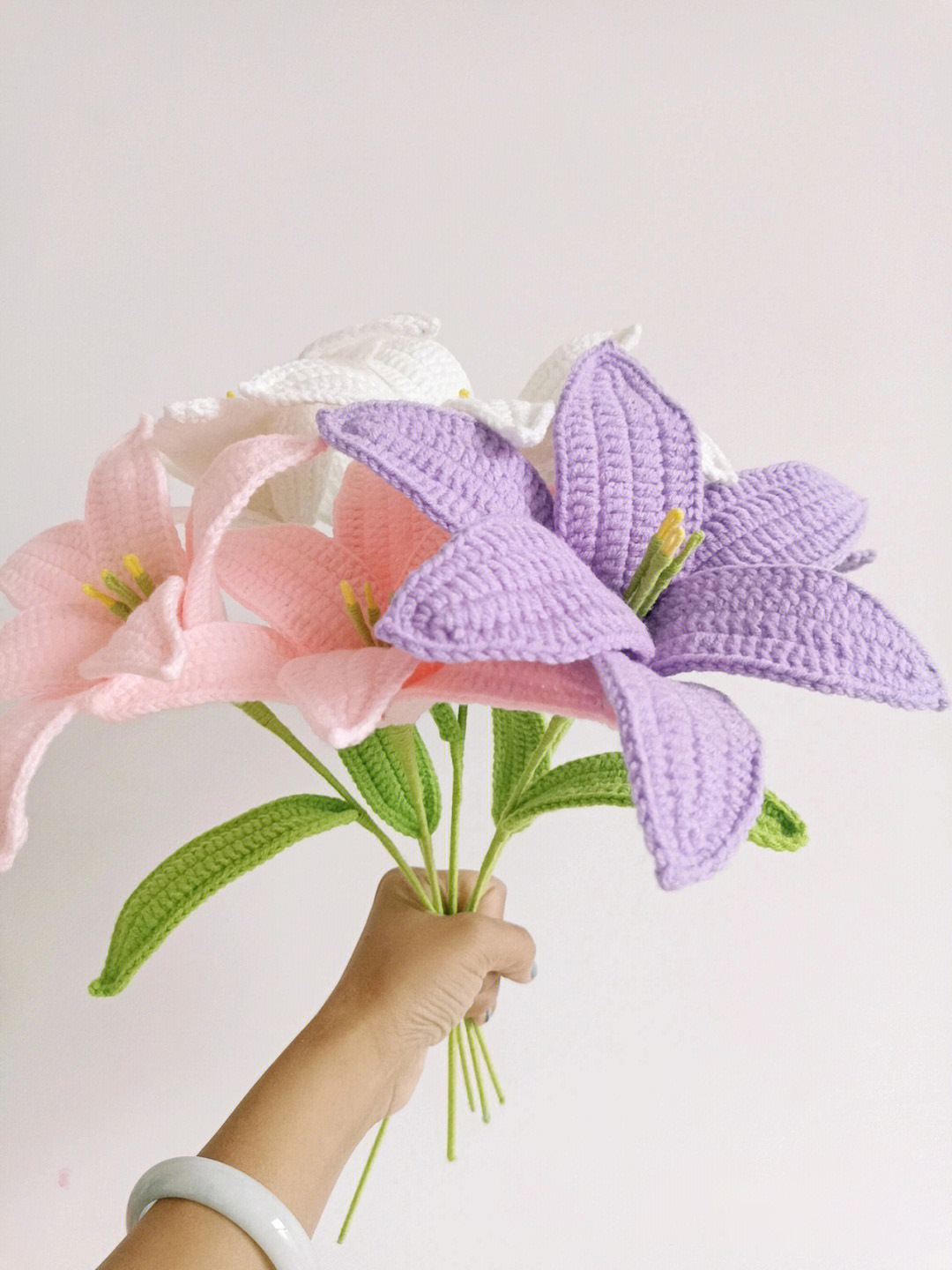 针织百合花成品手工编织玫瑰花铃兰花郁金香仿真花毛线花束礼物