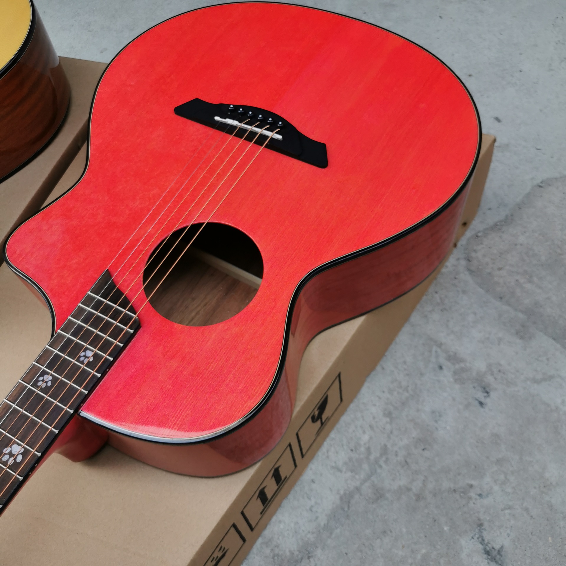 galyda41寸云杉沙比利民谣单板吉他古典头亮光木吉他批发支持贴牌