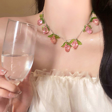 春夏季甜美草莓树叶项链小清新气质设计感锁骨链小众百搭项饰批发