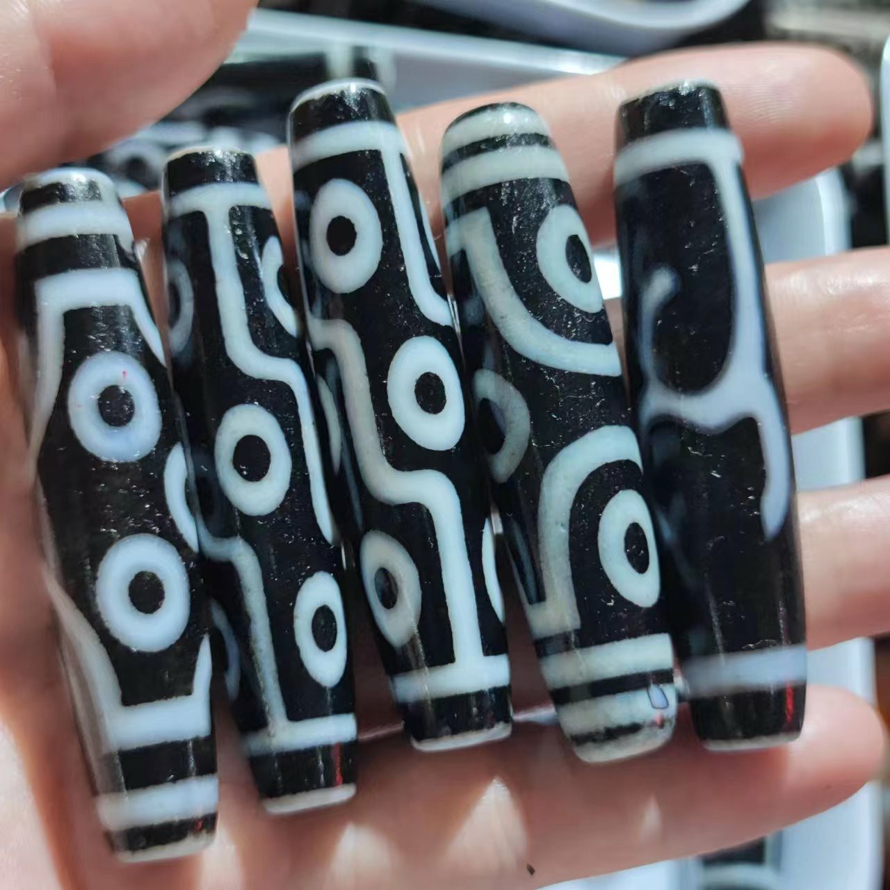 二眼六眼七眼九眼绿度母玛瑙天珠黑白西藏天珠吊坠男女民族风配饰