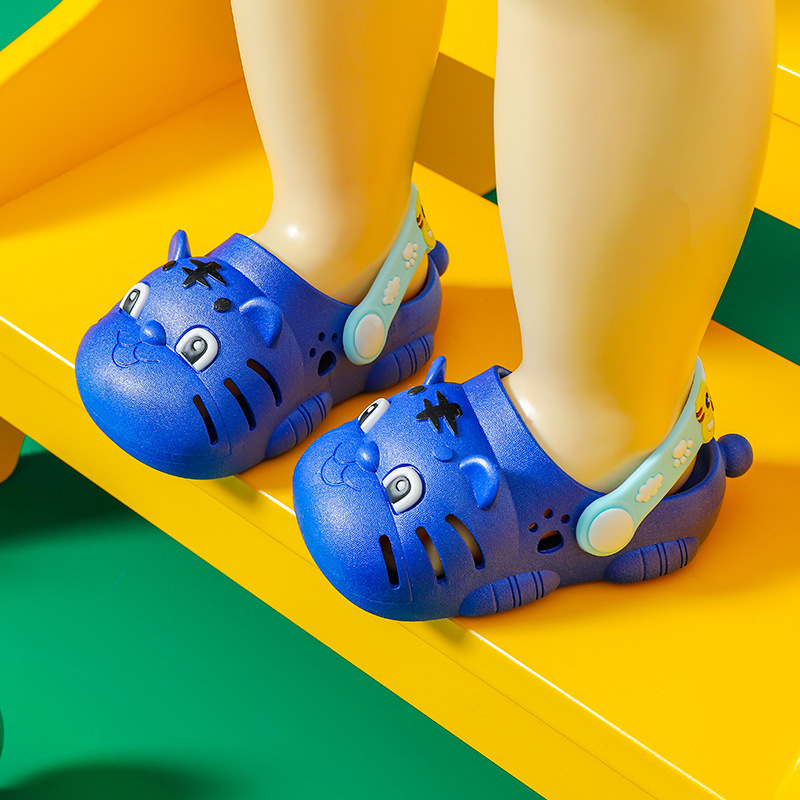 New Baby Hole Shoes Children's Slippers Summer Girls Men's Non-Slip Children's Sandals Toddler and Children Baby and Infants Shoes
