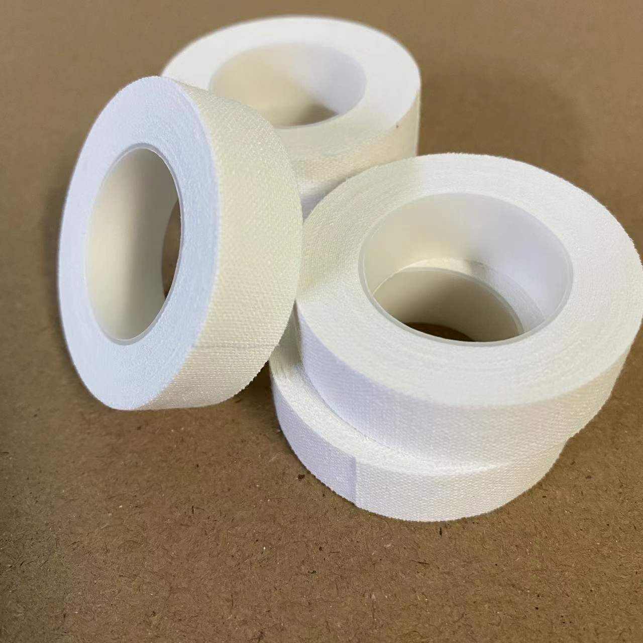 医用胶带 橡皮膏 打孔胶带 棉布氧化锌胶布 出口橡皮膏