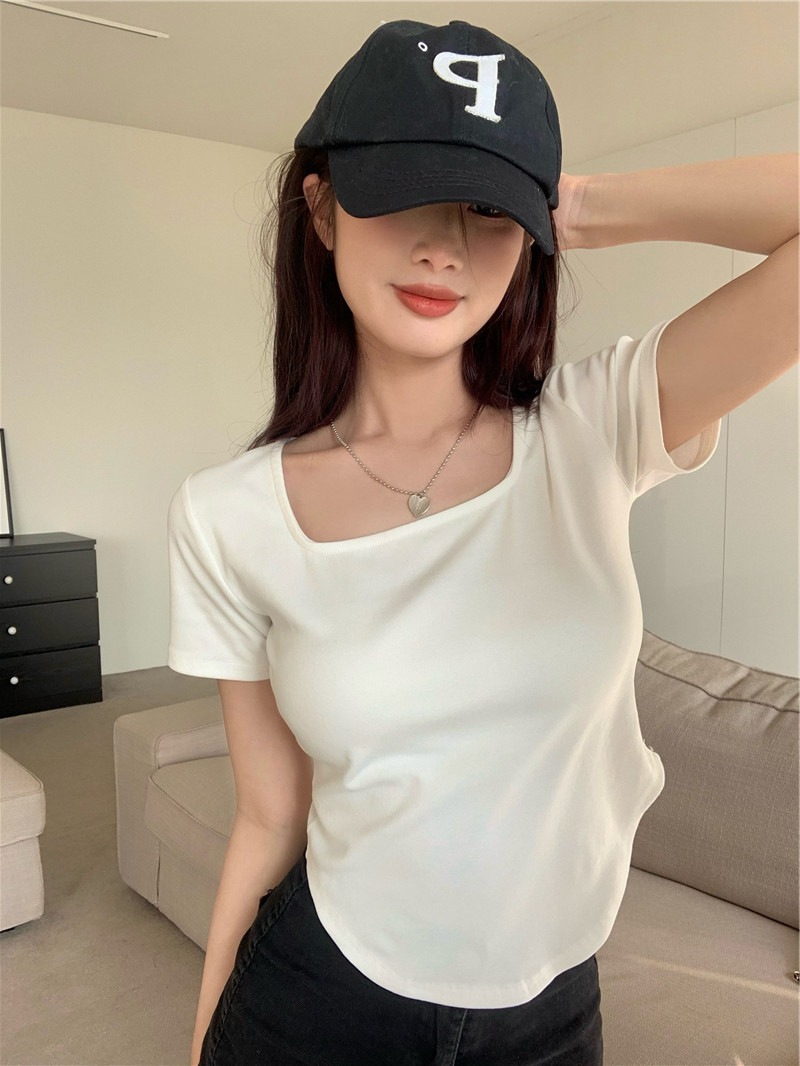 白色大码修身t恤女图片