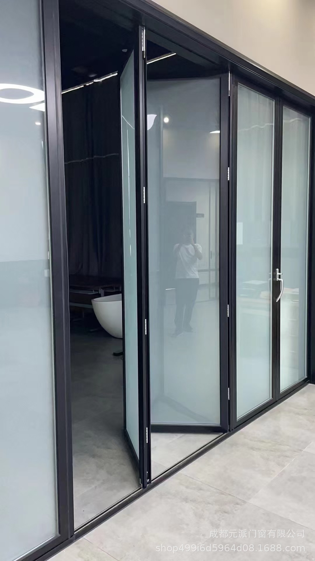 工厂直供78防夹手重型折叠门花园入户阳台门密封防盗玻璃折叠门