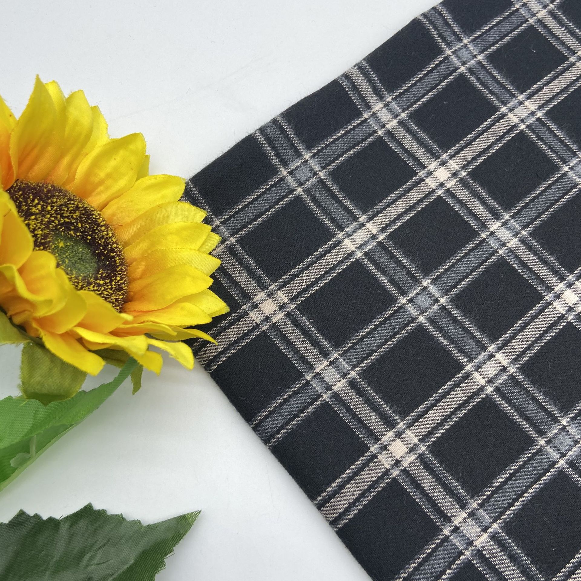 涤棉磨毛新款格子衬衫面料2021秋冬斜纹童装服装布料绒布