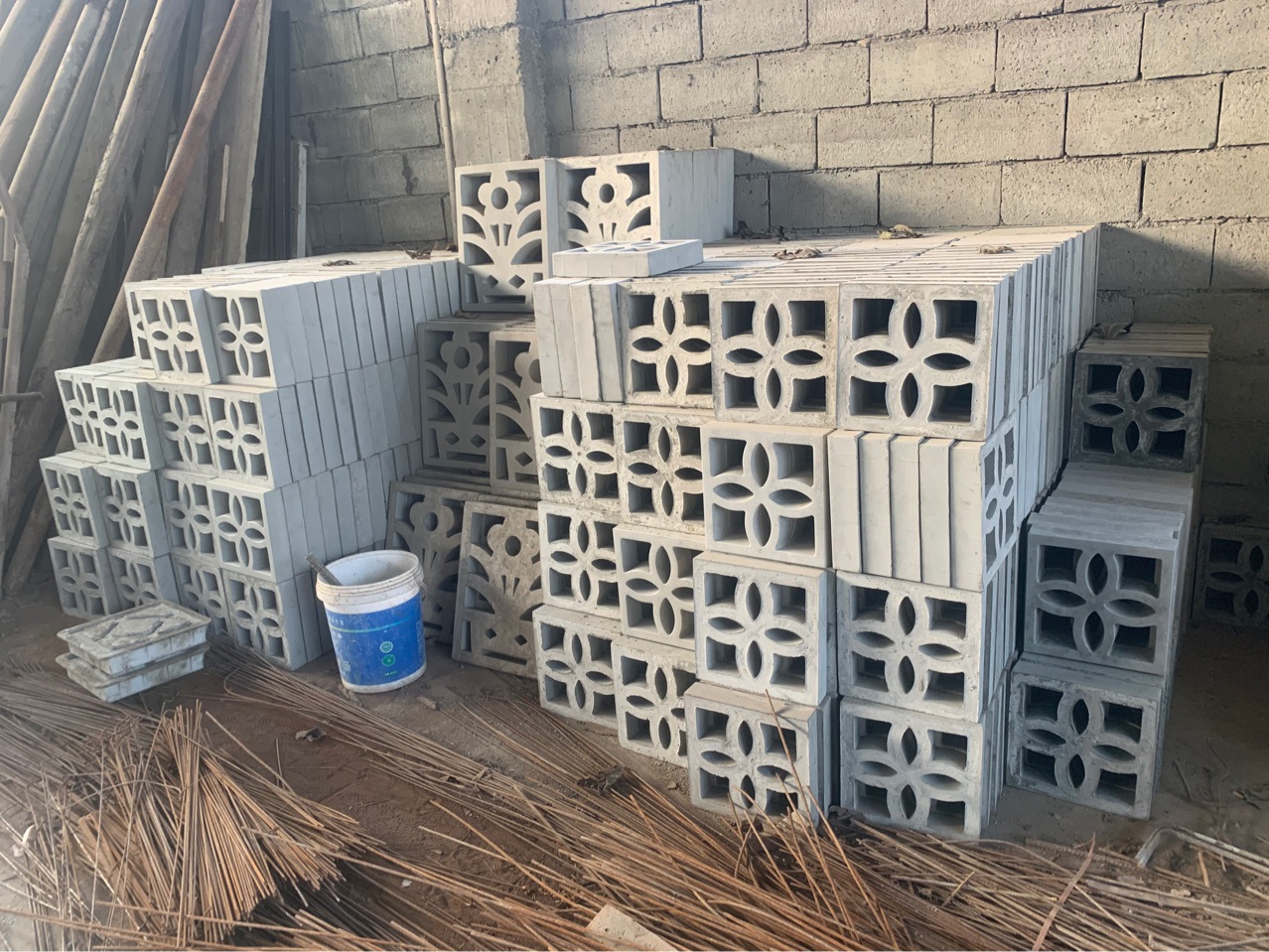 水泥花窗空心砖清水混凝土多孔装饰通心孔墙砖隔断墙镂空花格砖