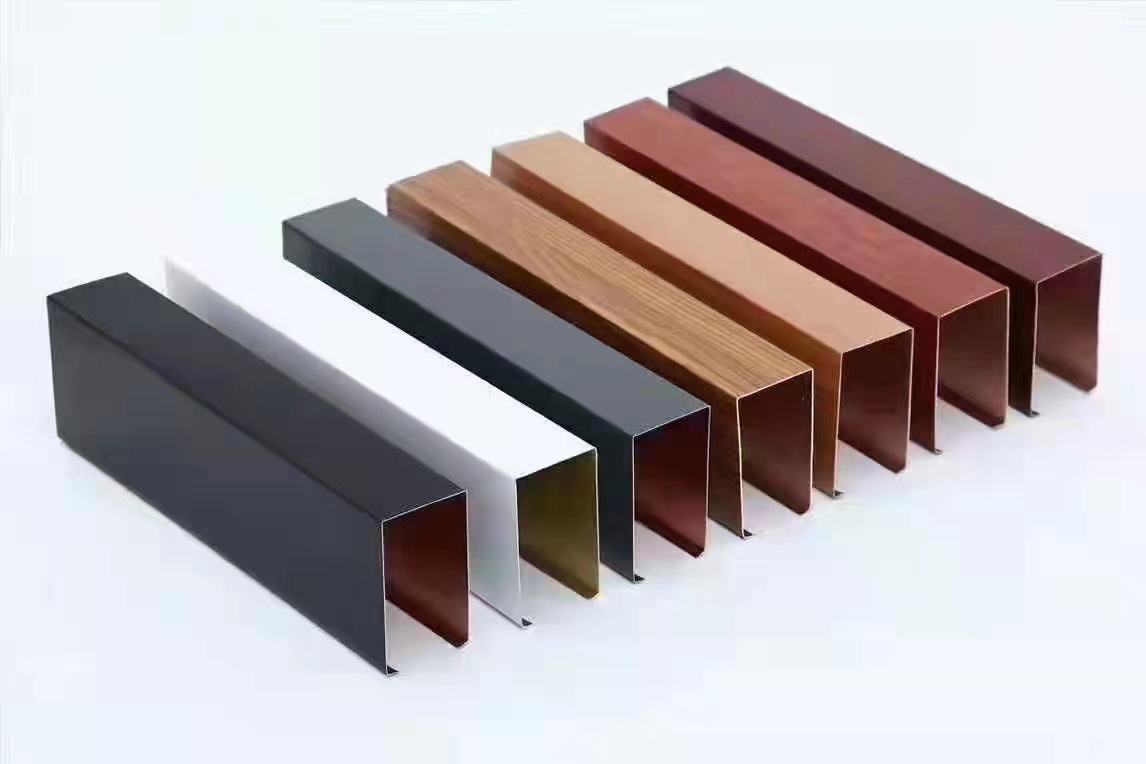 工厂直发u型铝方通吊顶商场超市走廊铝格栅木纹铁方通铝扣板吊顶