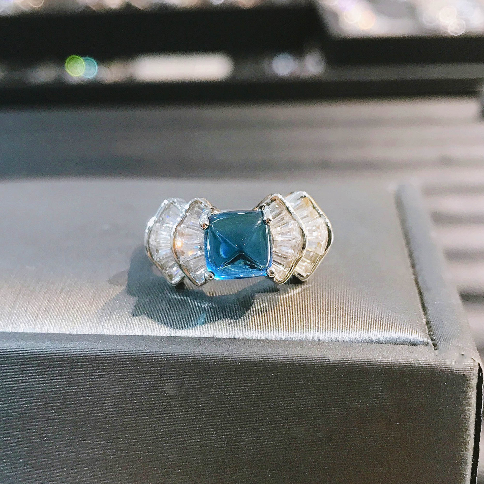 仿天然哥伦比亚培育祖母绿糖塔戒指女 小众设计轻奢彩宝开口戒指