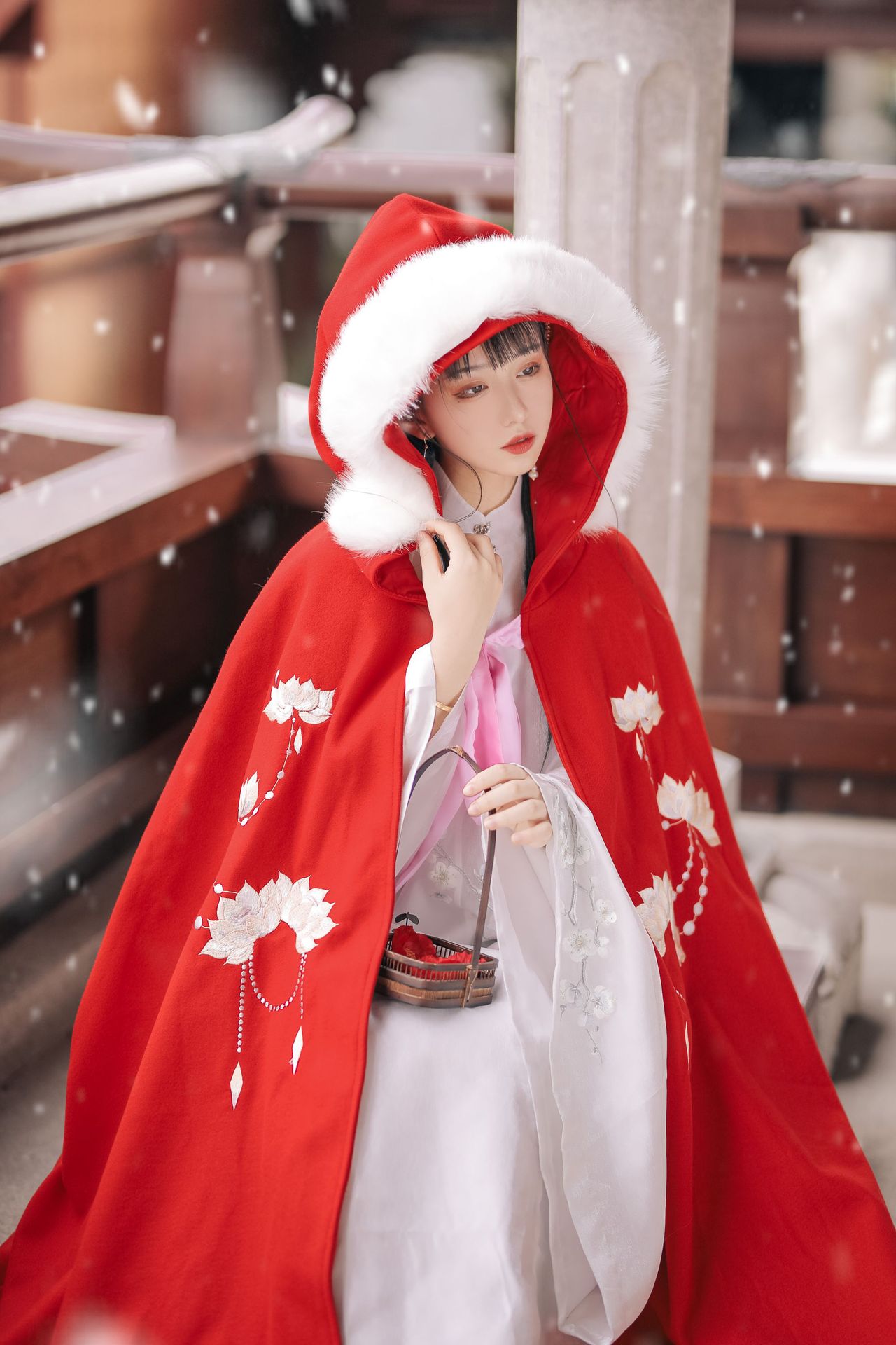 斗篷汉服女毛领长款加厚长袄外套中国风红白色披风古装冬装