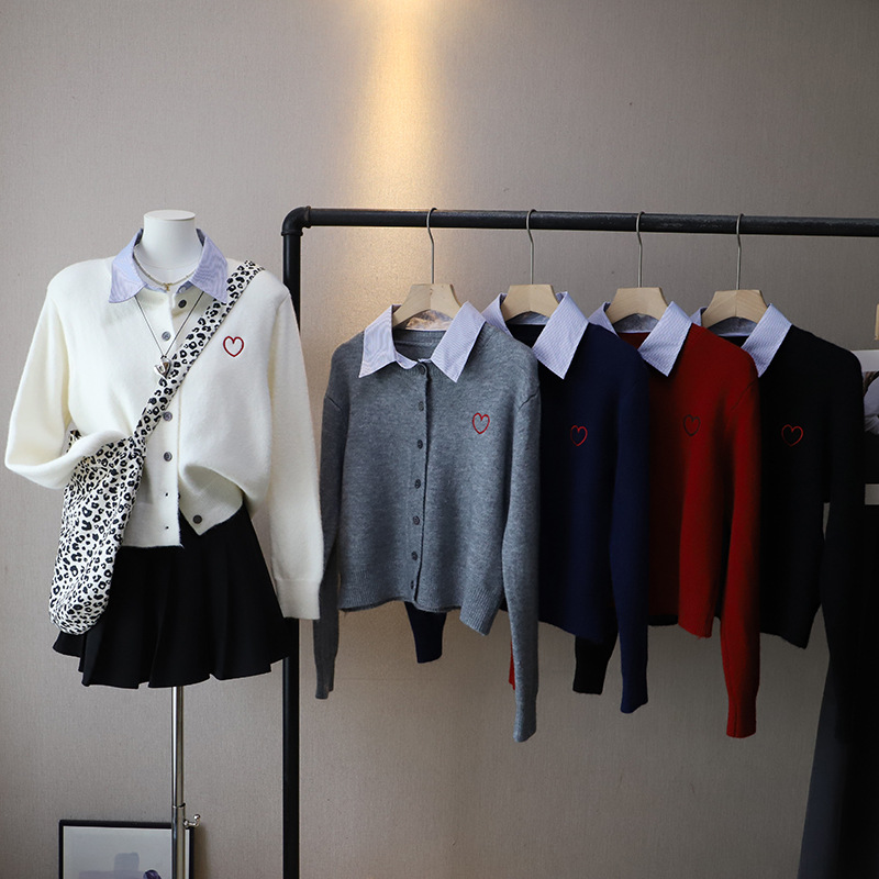 [比正]2025秋冬新款韩系假两件爱心刺绣短款长袖针织衫外套女4713