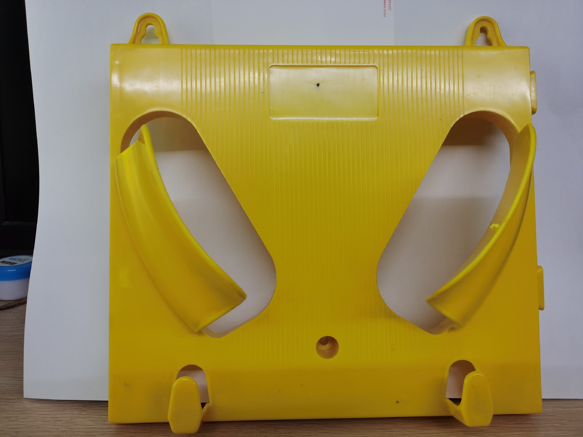 白色abs塑料安全帽挂架办公室车间可拼接安全帽壁挂式摆放支架