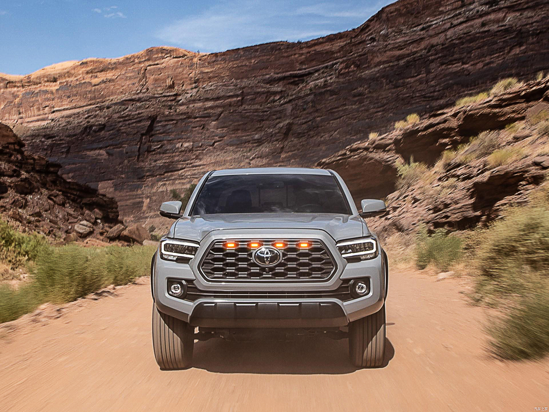 适用于2020toyotatacomatrd越野塔库玛新款中网灯led小黄灯改卡扣