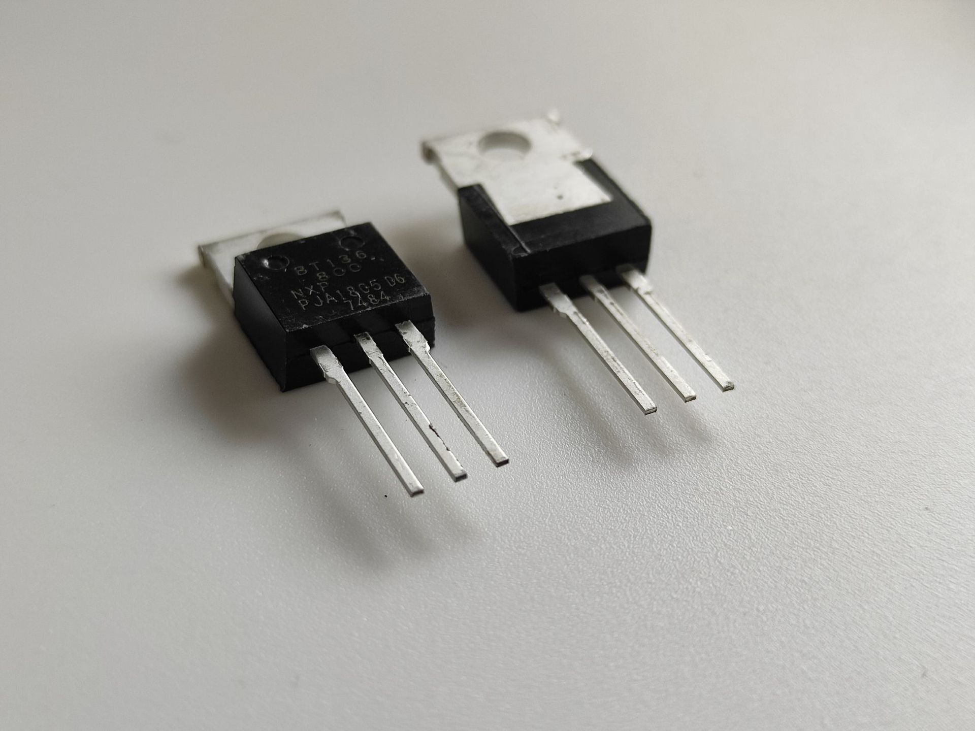 全新bt136600ebt136800e双向可控硅三极管to220