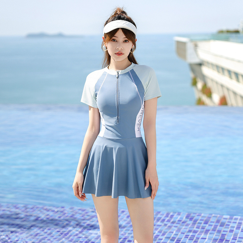 连体泳衣女2024新款保守连身裙式泳装微胖女孩遮肉大童初中生运动