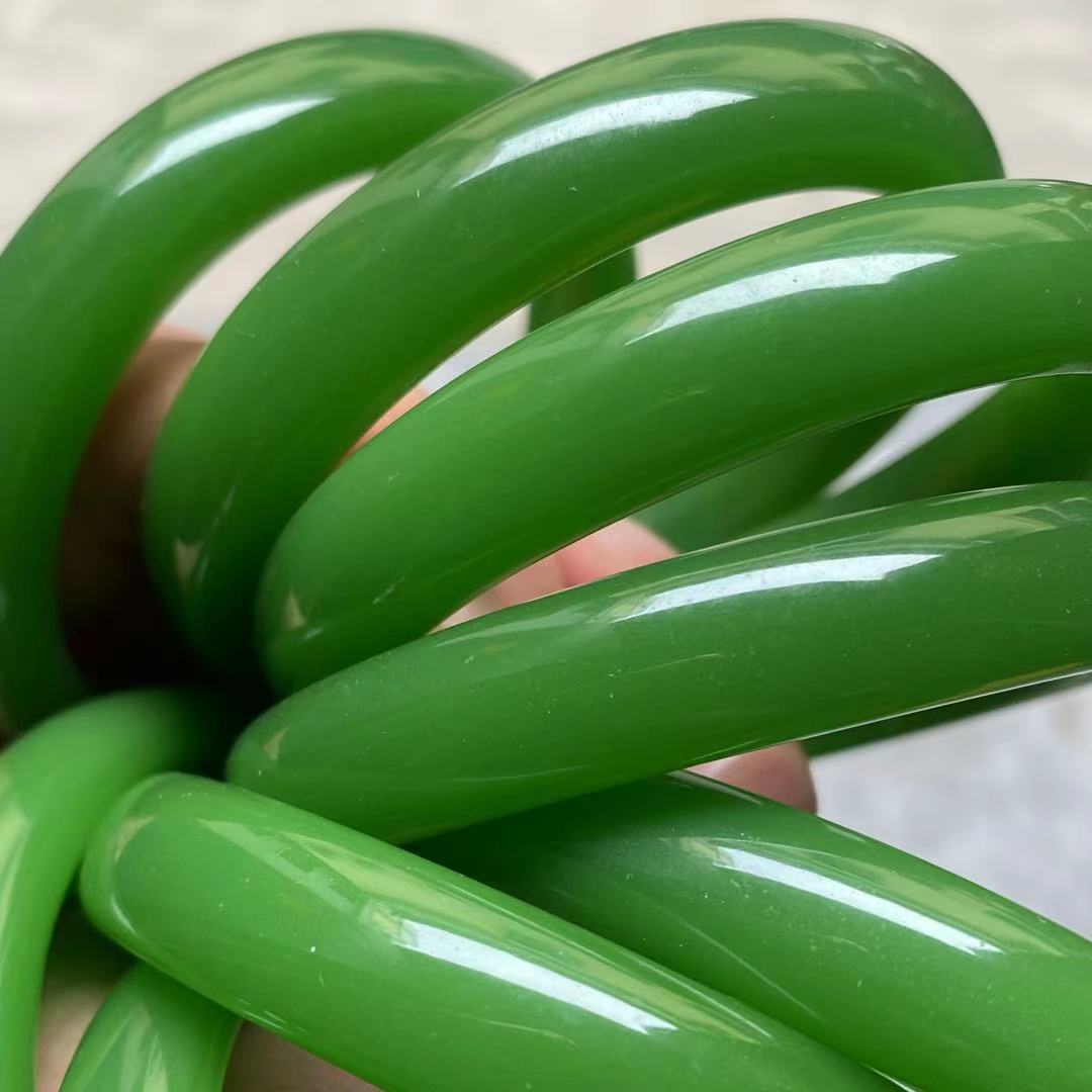 和田玉碧玉手镯 碧玉菠菜绿色女士镯子会销玉镯货源仿玉手镯批发