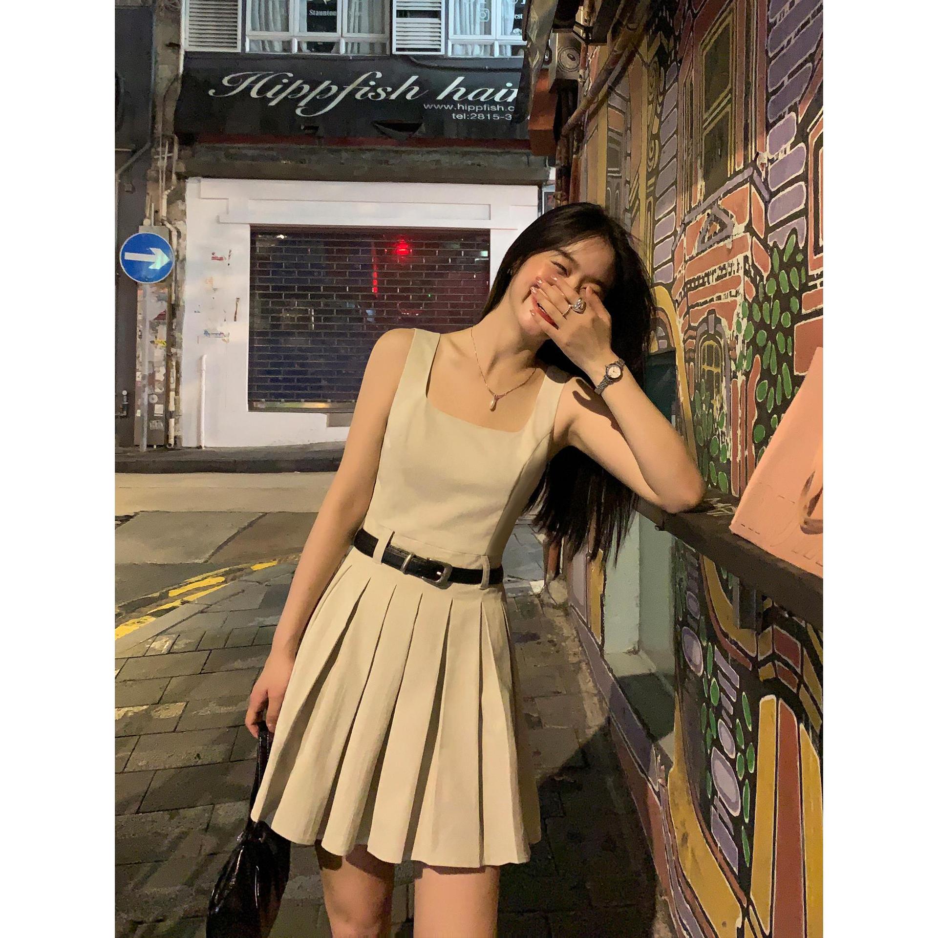 无袖背心连衣裙吊带裙女短款气质感显瘦a字百褶裙子-阿里巴巴