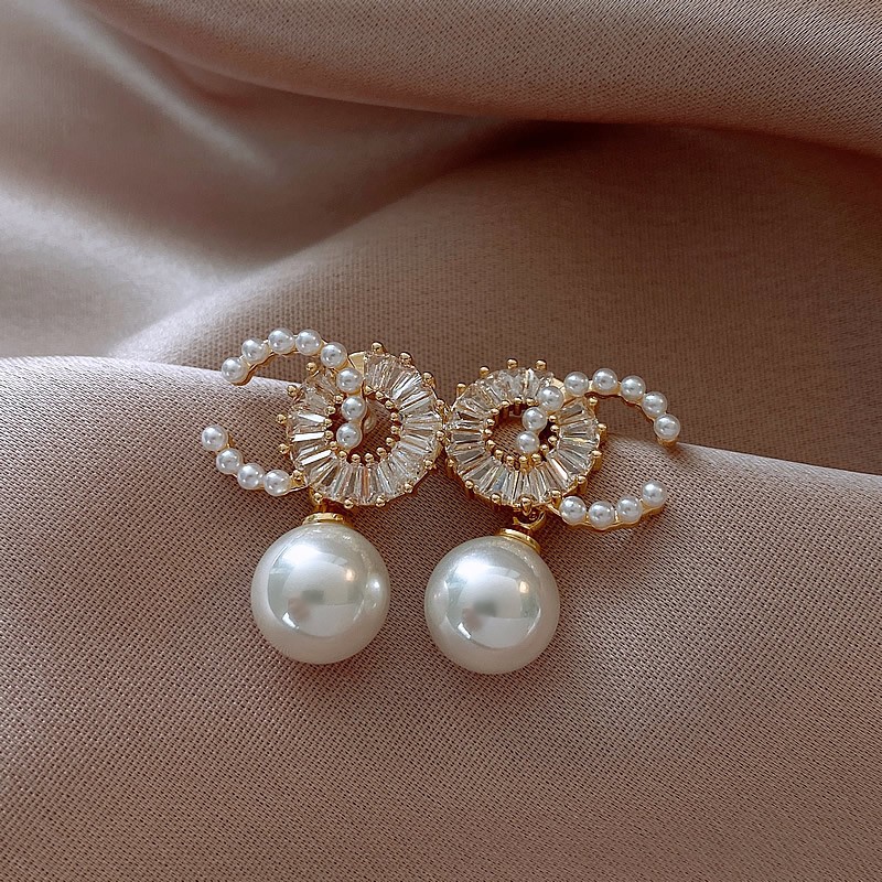 New 925 Silver Stud Earrings Light Luxury Double C Pearl Earrings Female Niche Design Earrings New Fashion Live Supply