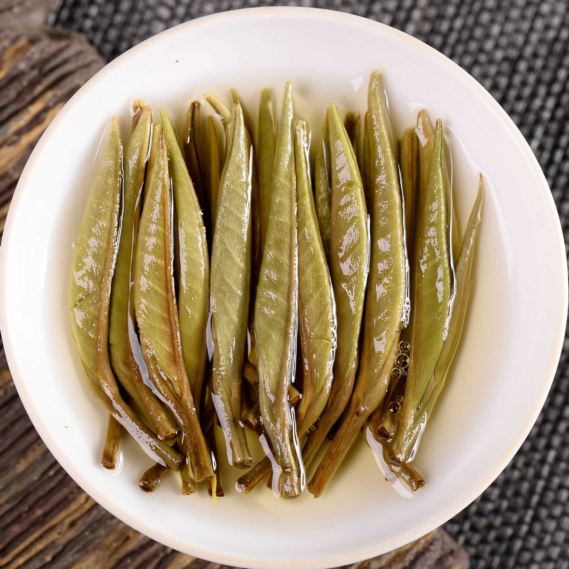 云南普洱茶叶生茶白毫银针月光美人月光白单芽100克250克500克