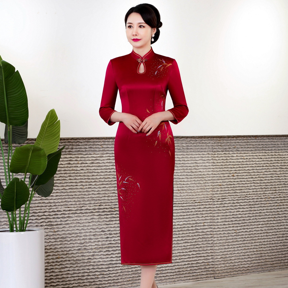 2022新款新年重磅旗袍连衣裙复古改良版结婚敬酒妈妈装长款红