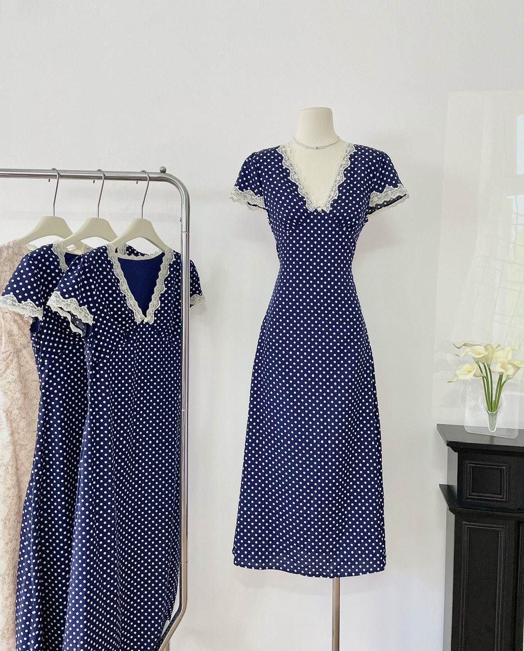 like eve私服复古蕾丝边长裙v领气质法式连衣裙女-阿里巴巴