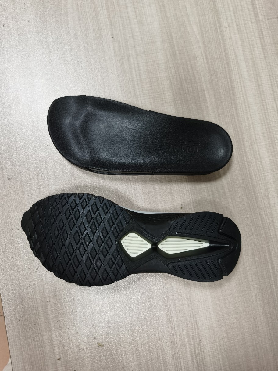 佛山厂家定制聚氨酯连帮鞋拖鞋凉鞋运动鞋pu大底中底水台鞋垫