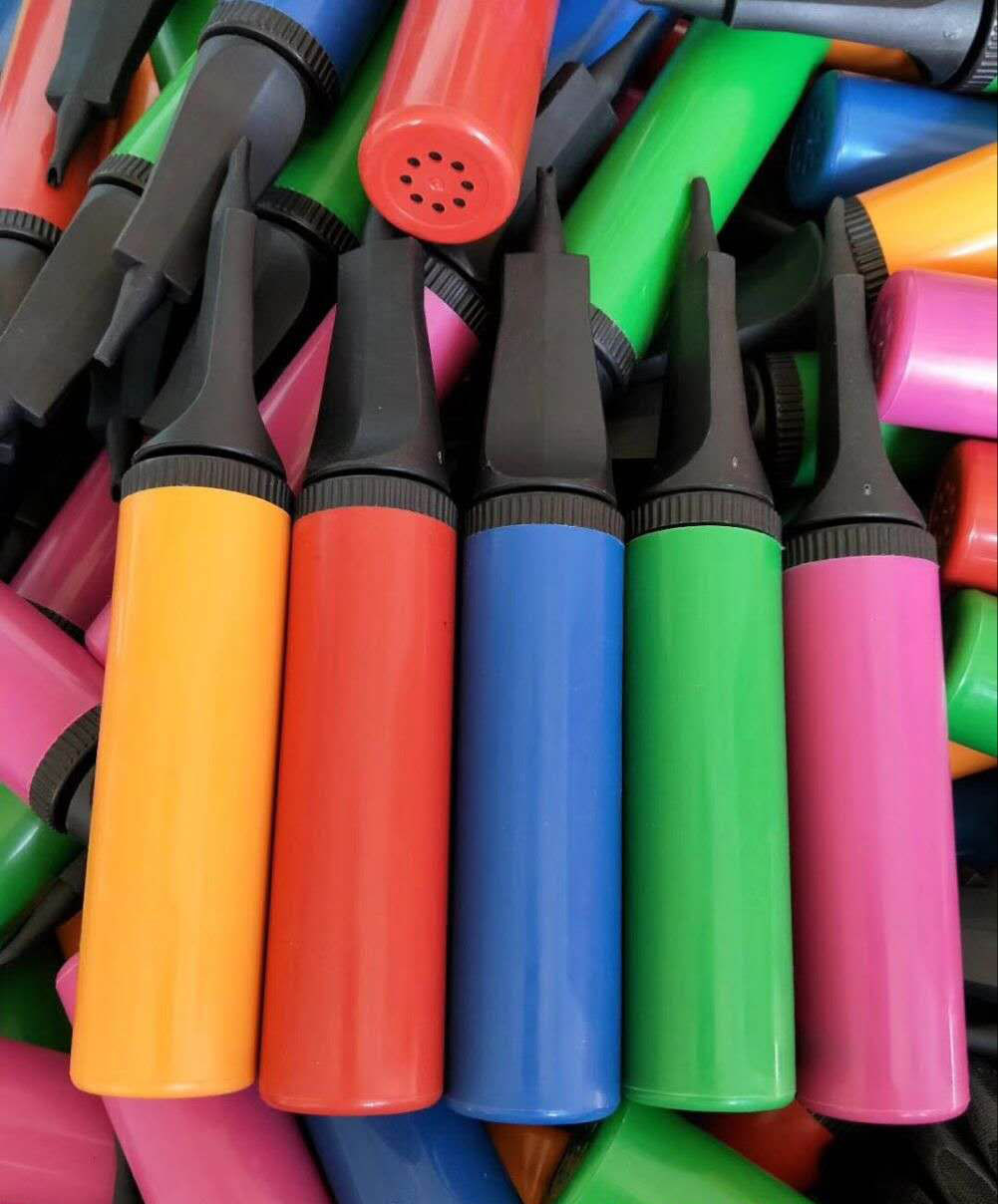 气球打气筒手推厂家批发混色手动塑料打气筒便携式斜口气球打气筒