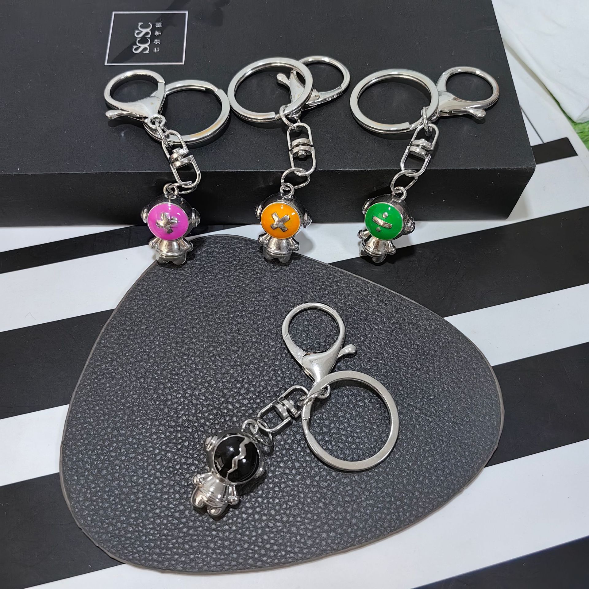 Cross-Border New Addition and Subtraction Spaceman Keychain Online Celebrity Astronaut Cartoon Cute Key Chain Hanging Jewelry