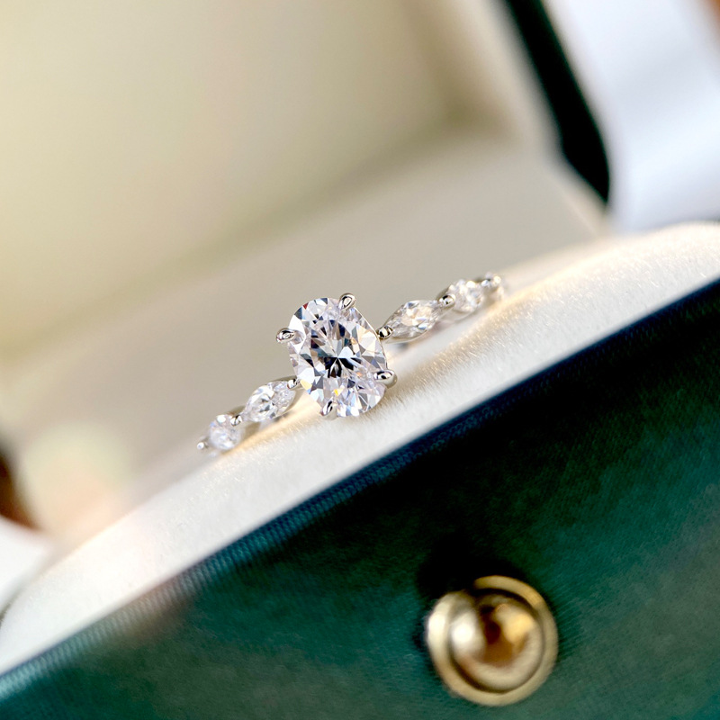 网红s925纯银闪耀星辰戒指 蛋形钻橄榄钻仿真钻戒日常款结婚求婚