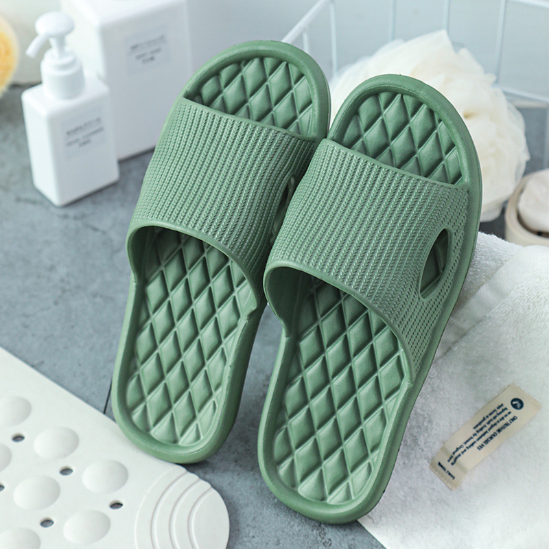 2021 Couple Household Bathroom Thick Bottom Leaking Home Slippers Men and Women Indoor Bath Non-Slip Soft Bottom Sandals