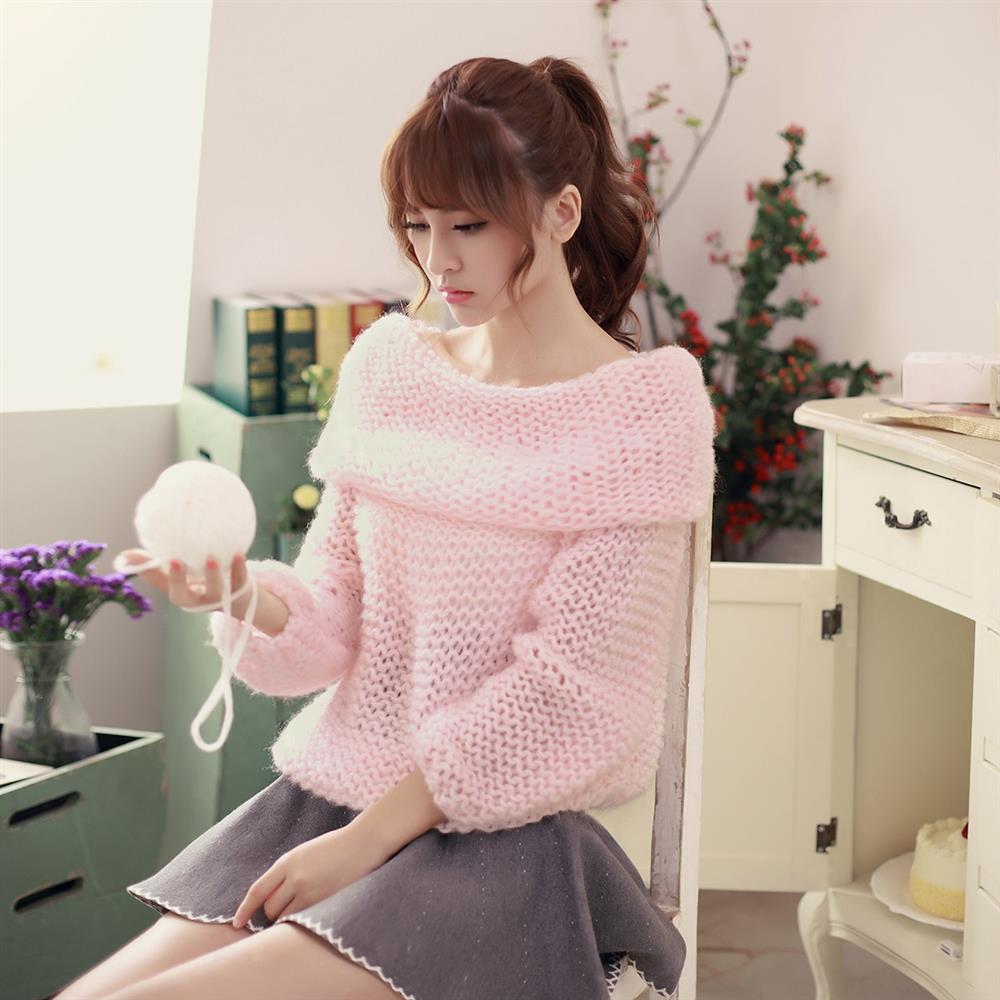 甜美粉色毛衣女宽松套头2021秋季新品一字肩露肩春粗棒针针织上衣