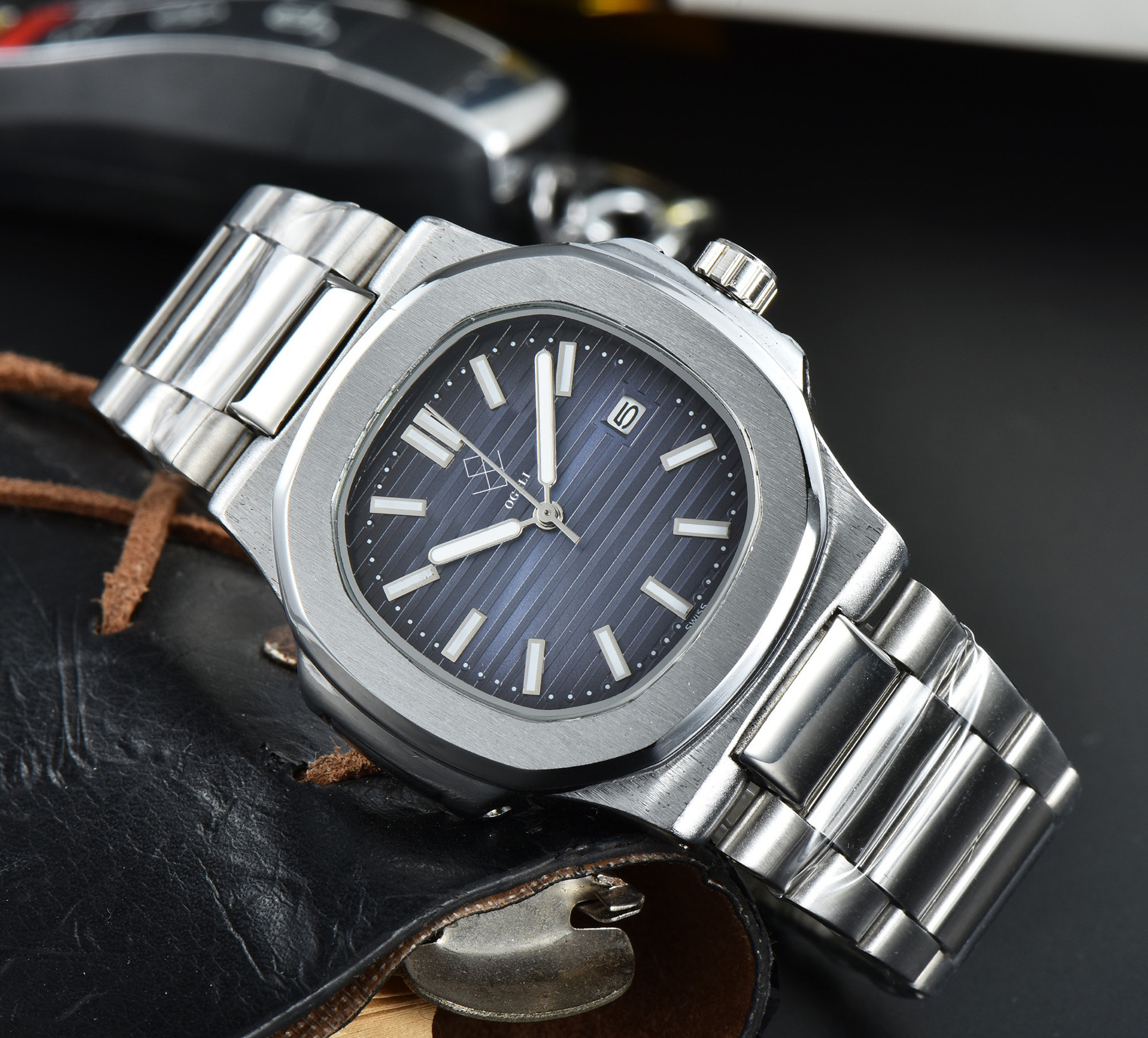 fm酒桶形休闲手表 黑色皮带简约日历机械表 法兰克防水机械表