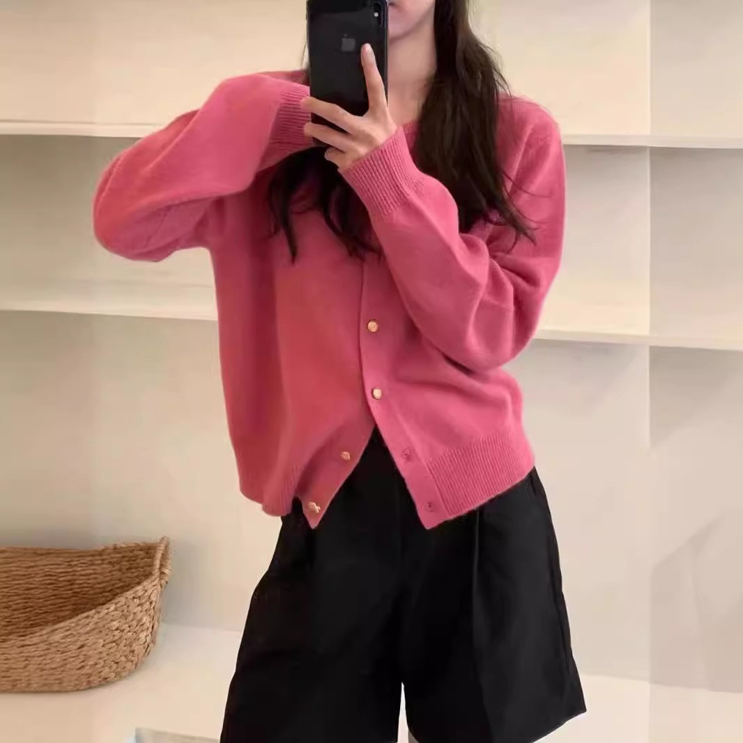 2024新款韩系软糯毛衣针织衫外套女开衫纯色单排金属扣百搭上衣