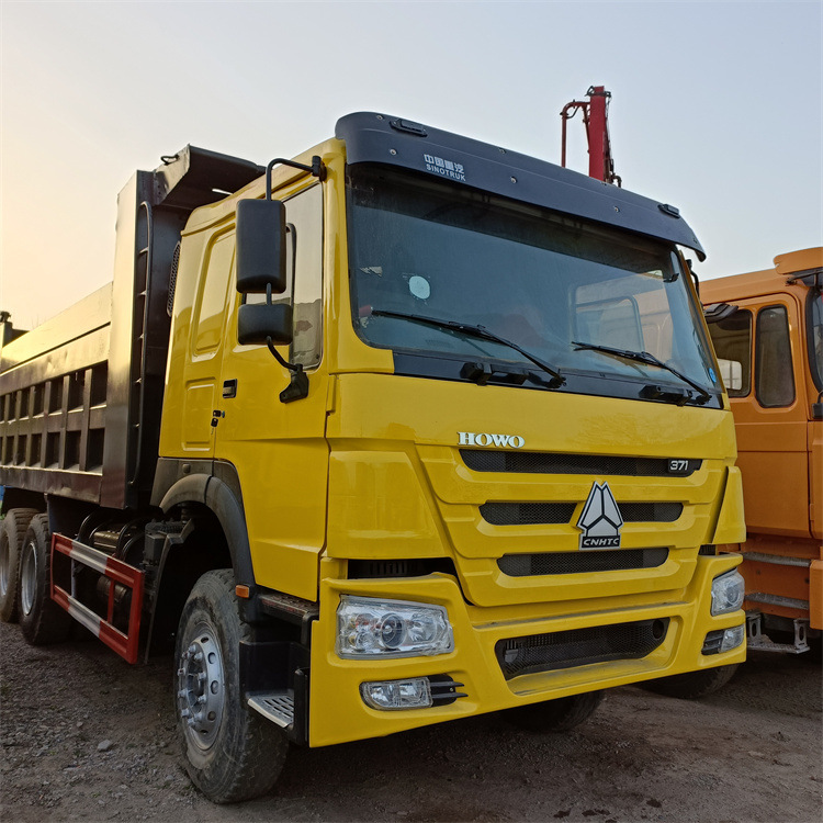 北京出口二手豪沃自卸车 十轮翻斗车 颜色可订 工程自卸卡车