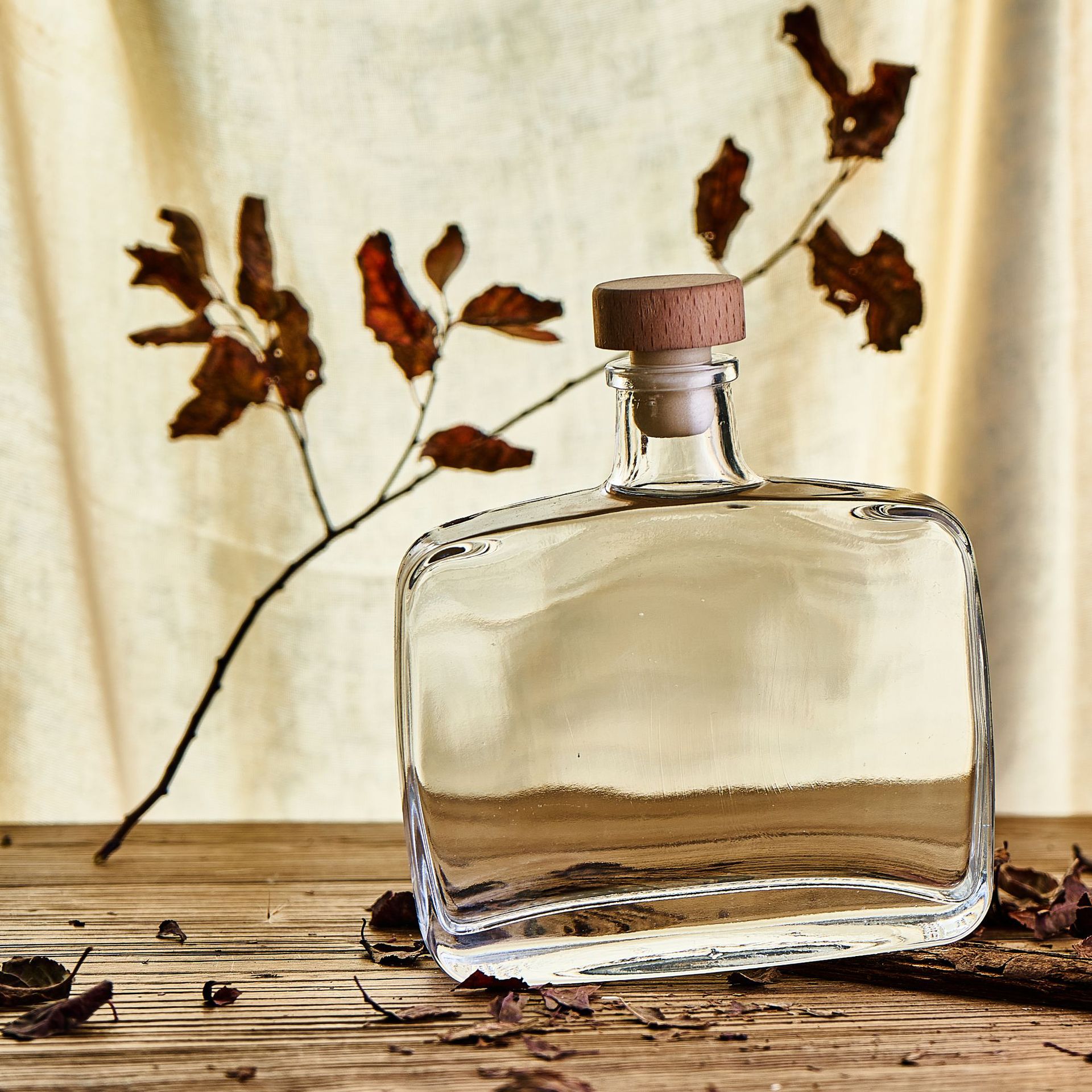 扁平设计方形345ml晶白料用于烈酒伏特加透明空瓶自酿酒外贸销售