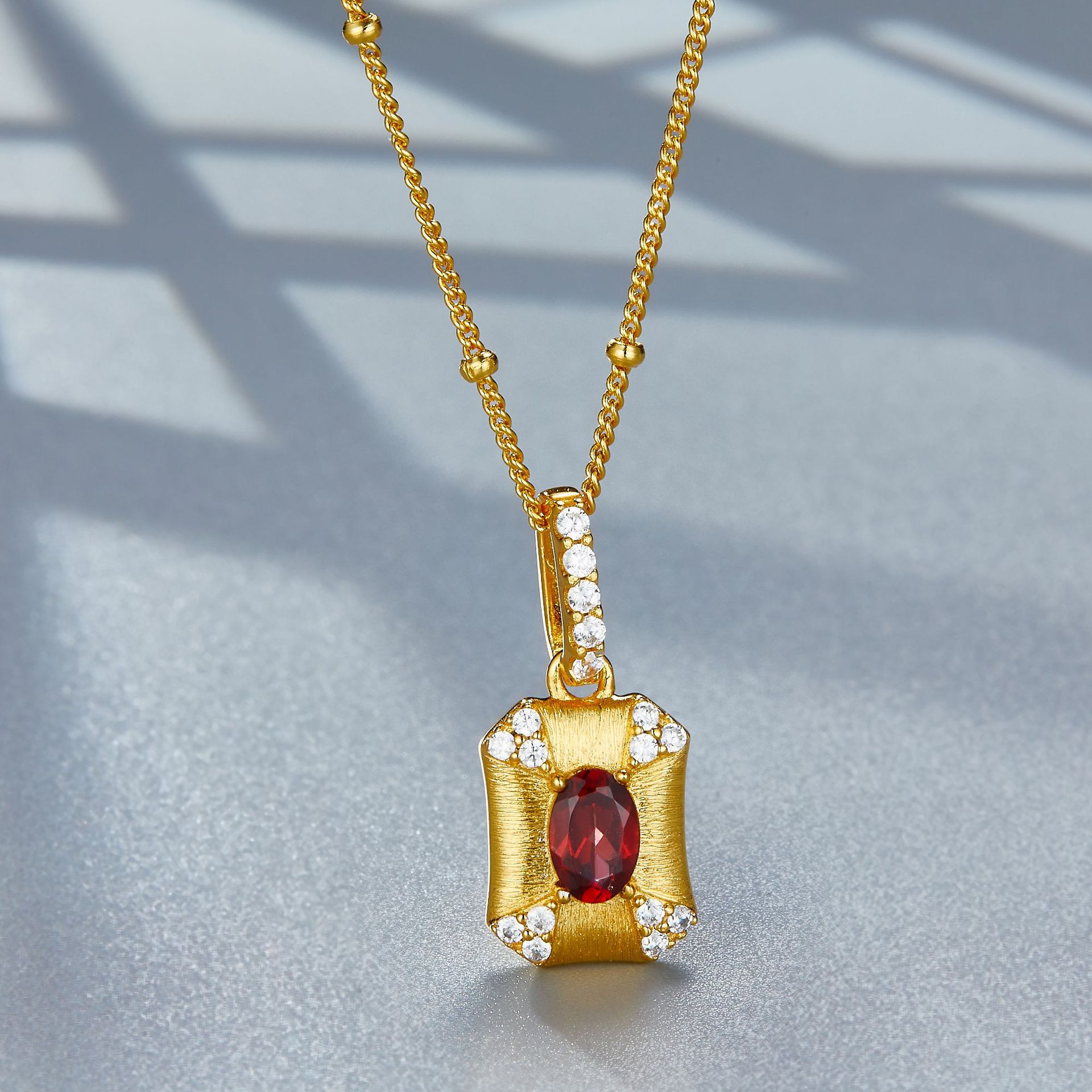 s925银天然石榴石项链精工拉丝吊坠小众轻奢风女锁骨链间珠链项饰