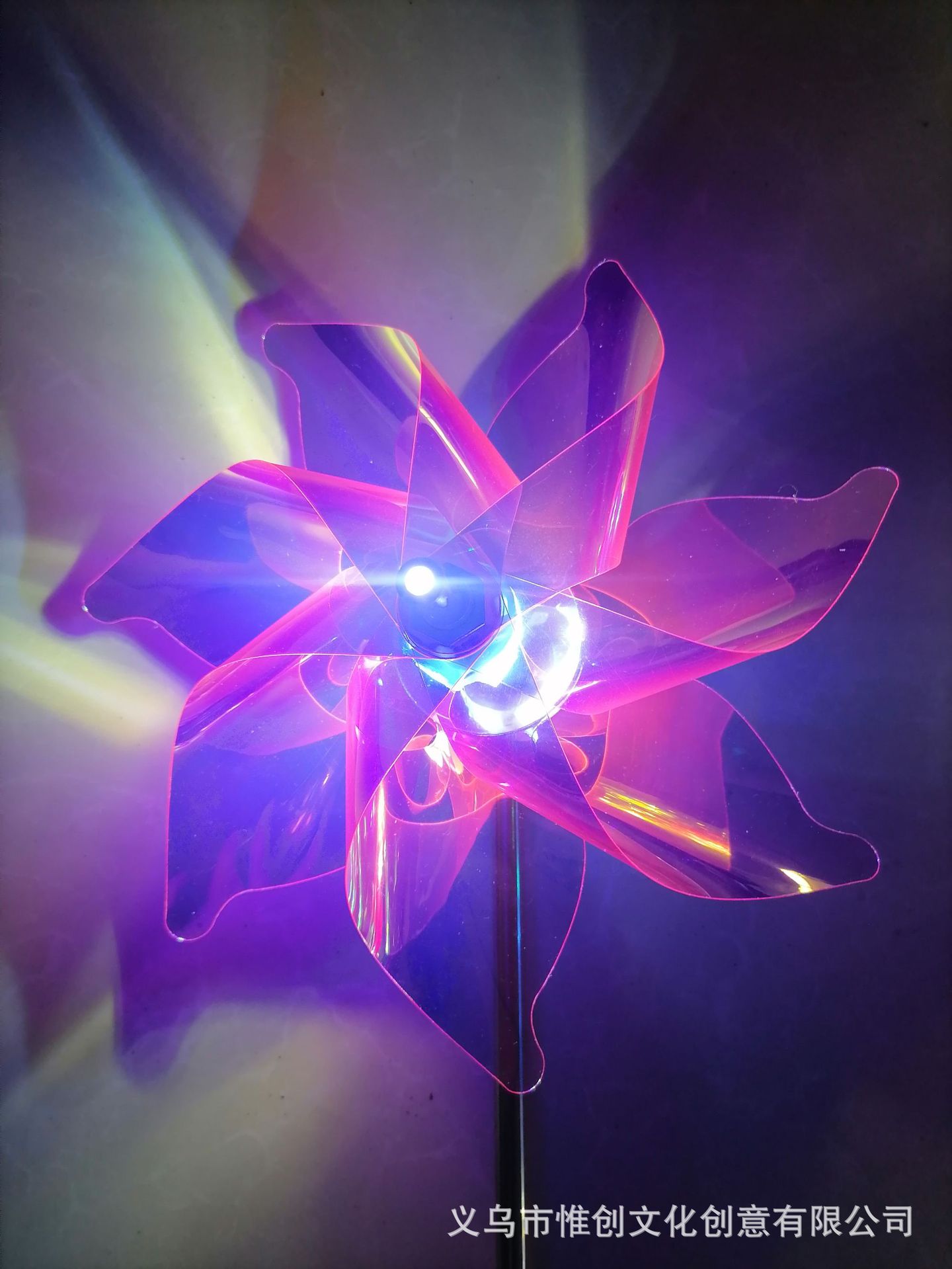 幻彩发光春季户外公园风车装饰镭射膜商场橱窗游乐园创意美陈厂家