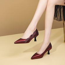 水钻单鞋女2022冬季新款酒红色法式气质拼色细跟尖头黑色高跟鞋