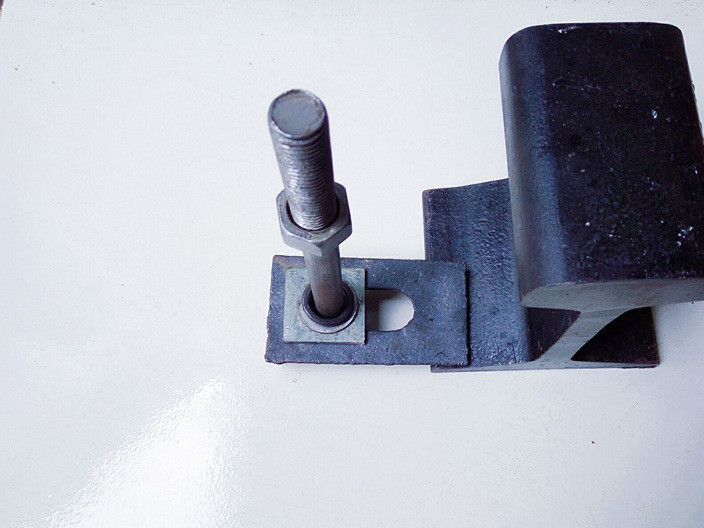 行车轨道压板24kg38kg轨道压板龙门吊天车钢轨压板压轨器及配件