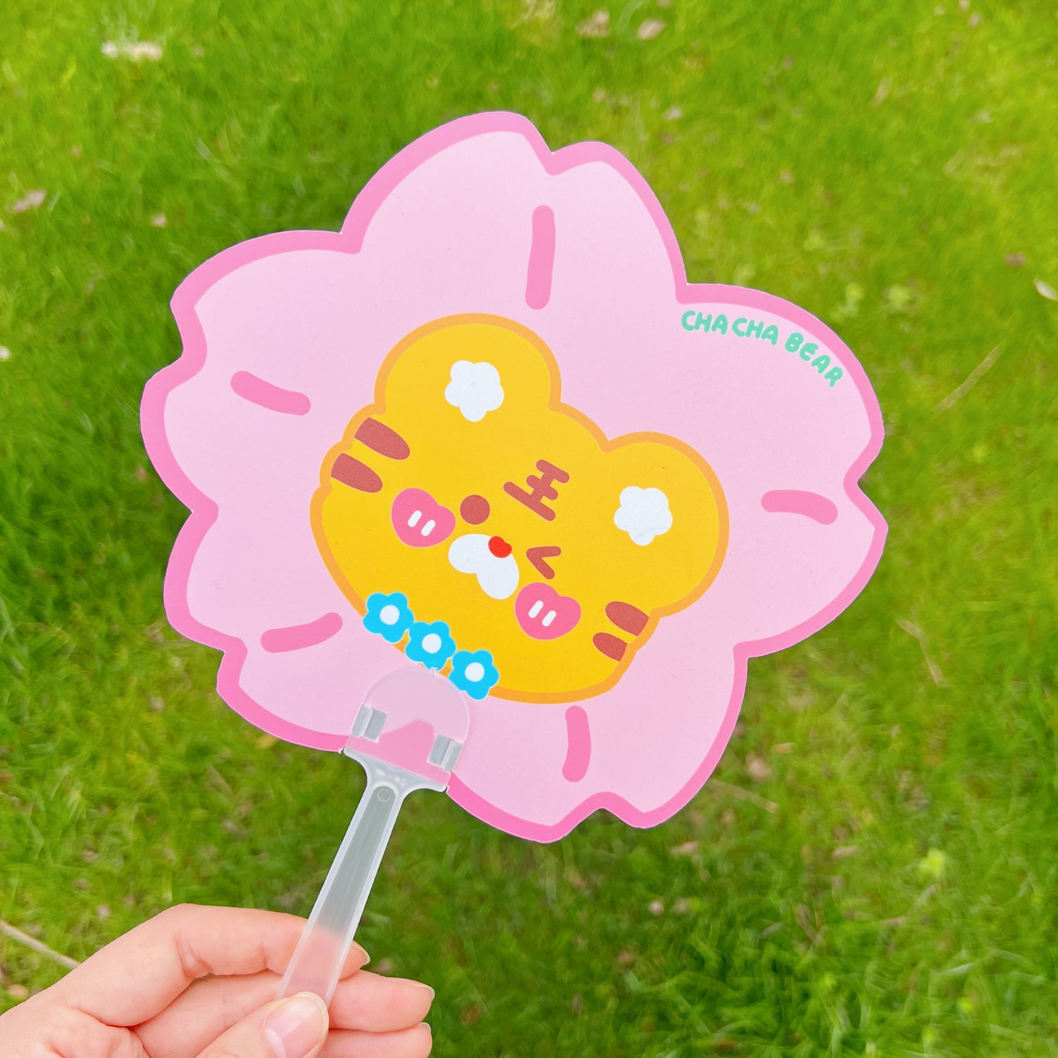 腾亿优品ins卡通可爱小熊小兔小老虎手柄扇子学生迷你便携随身扇