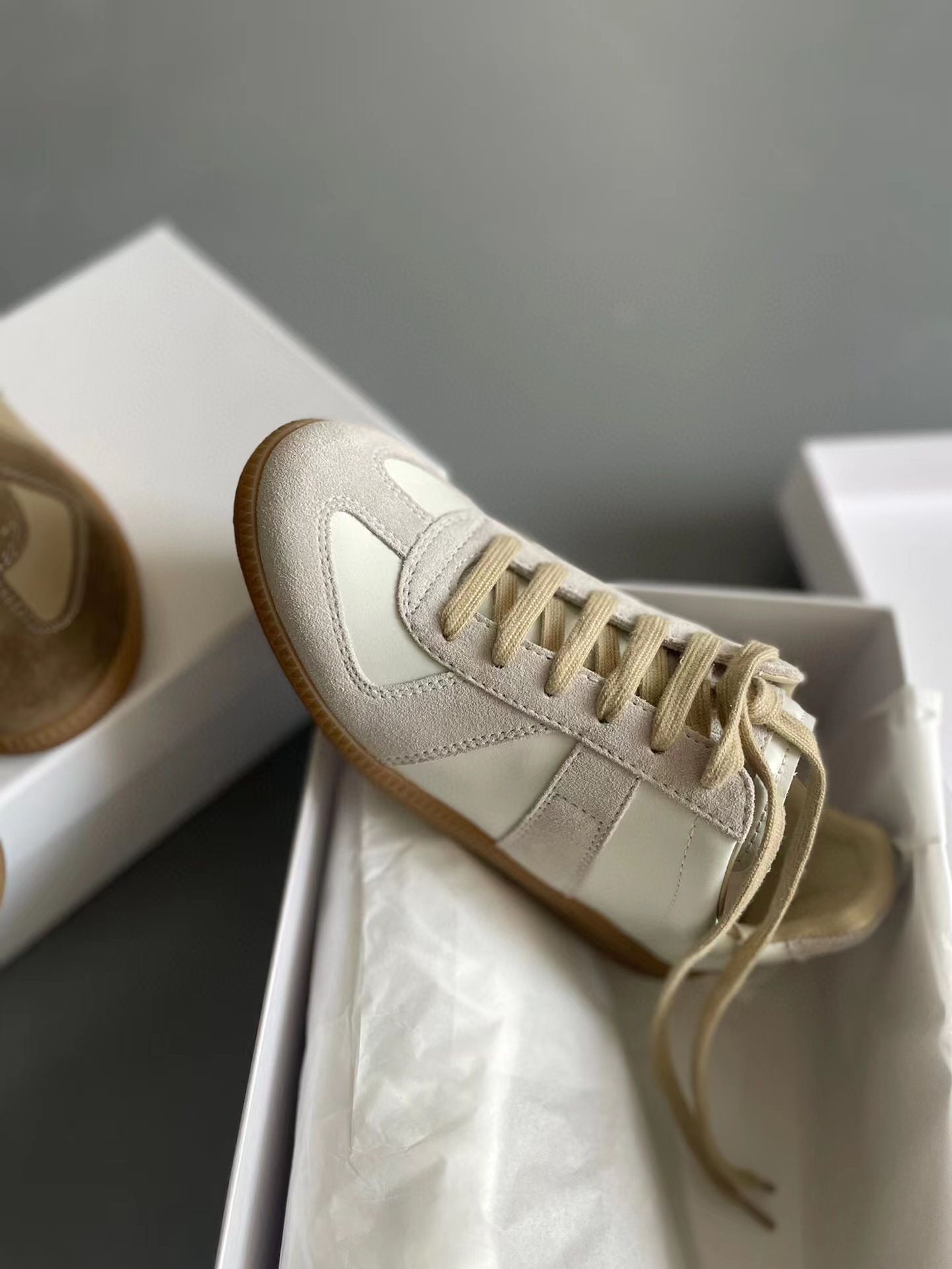 东莞狠货-m马m吉6拉德训鞋男女情侣款休闲运动板鞋真皮系带小白鞋