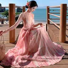 实拍法式粉色度假露背吊带连衣裙女氛围感海边拍照长裙子2024夏季