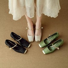 新中式单鞋女2024年真皮拼色方头复古刺绣粗跟玛丽珍鞋国风高跟鞋