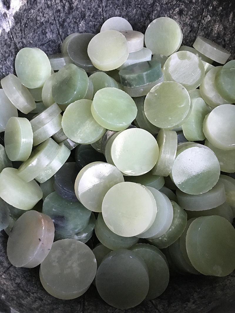 产地直发批发冰种绿色白色岫玉毛料玉石手镯芯毛坯边角料a货正品