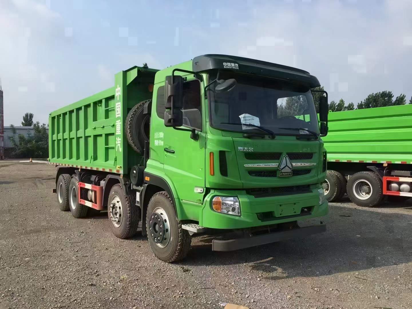 斯太尔中卡300马力国六6米自卸车