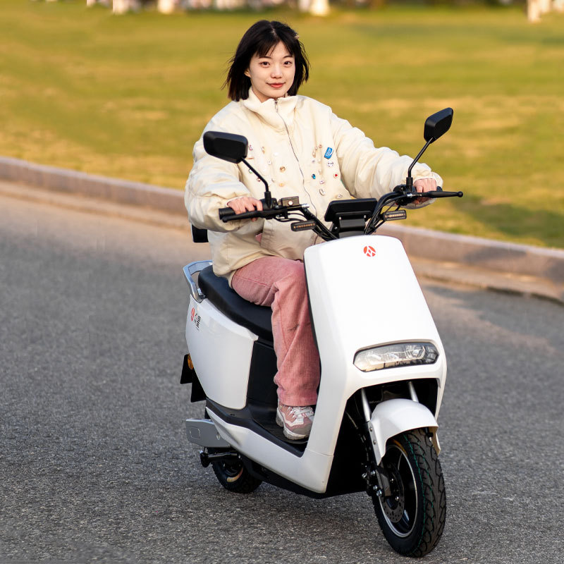 电动车女士72v长跑高速踏板电摩 大功率成人电瓶车电动摩托车