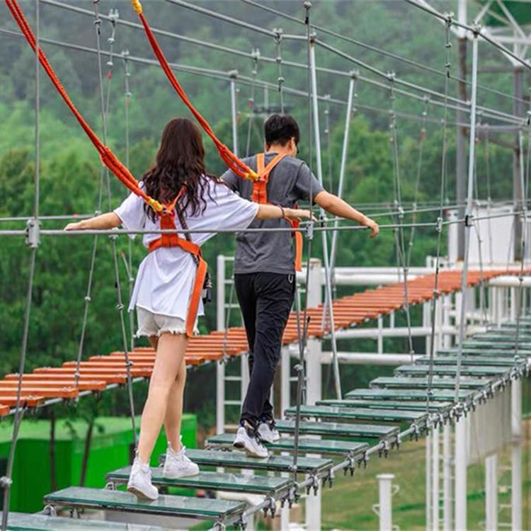 网红步步惊心吊桥造价 步步惊心玻璃桥安装设计 高空拓展设施安装