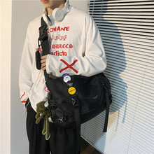 新款街头潮牌工装单肩包大容量多口袋斜挎包机能个性嘻哈小挎包