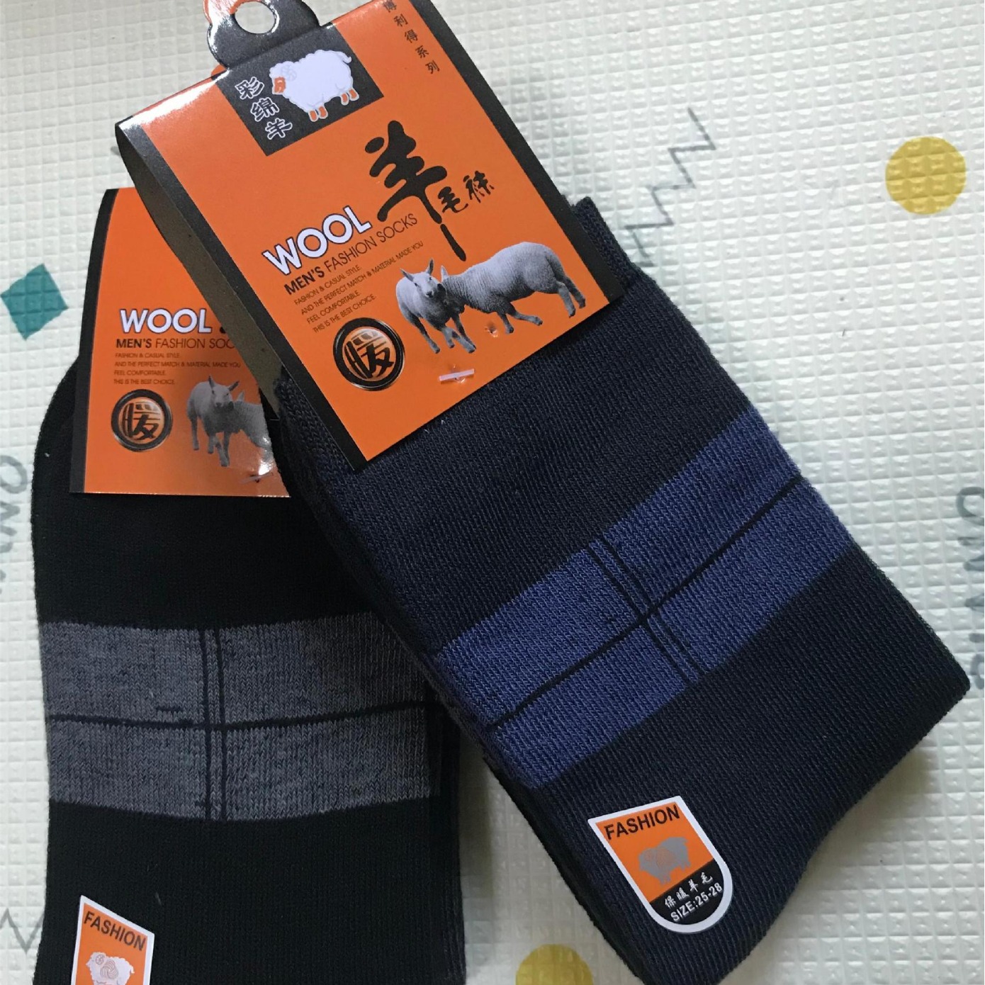 经典格子彩绵羊简包装opp袋男袜保暖地摊劳保商务袜厂家批发便宜