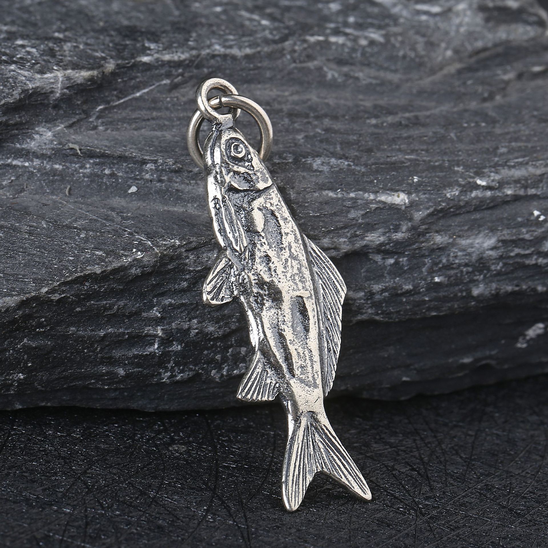 s925银 莲年有鱼 不死咸鱼项链吊坠挂坠 个性复古挂件做旧-阿里巴巴
